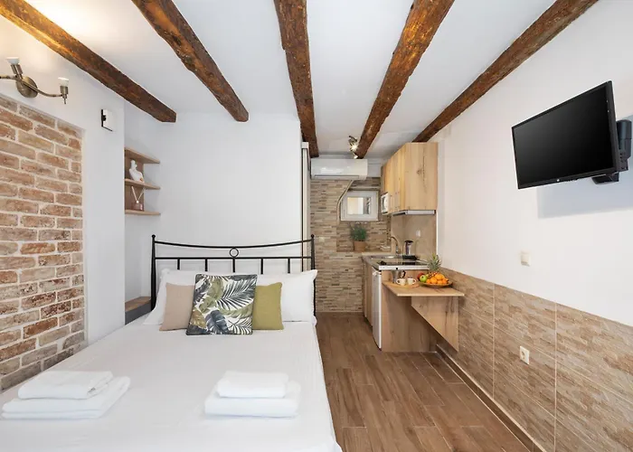 Creme By Life Homes